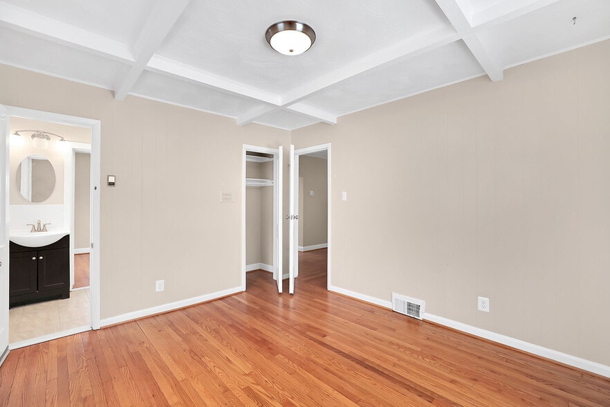 Building Photo - 608 N Abingdon St