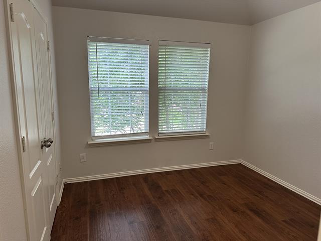 Building Photo - 2820 Cascade Cove Dr