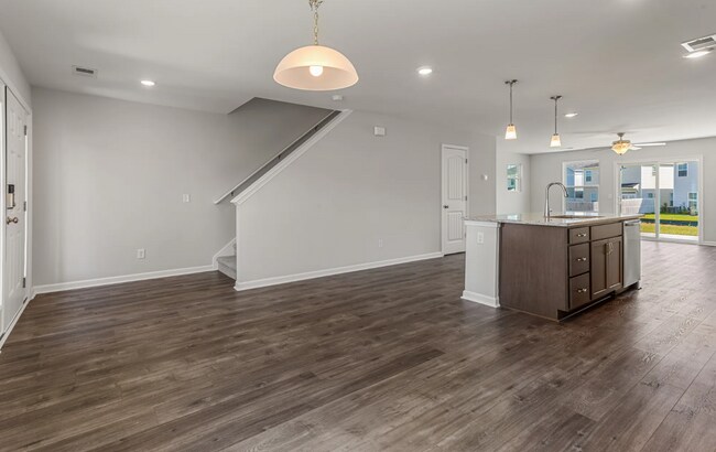 Building Photo - 240 Justify Ave