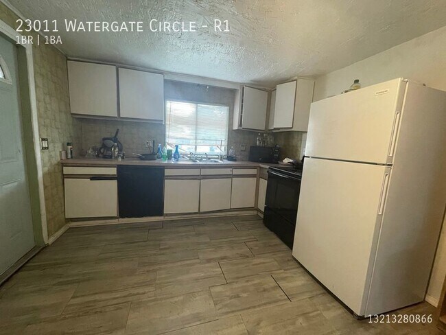 Building Photo - 23011 Watergate Cir