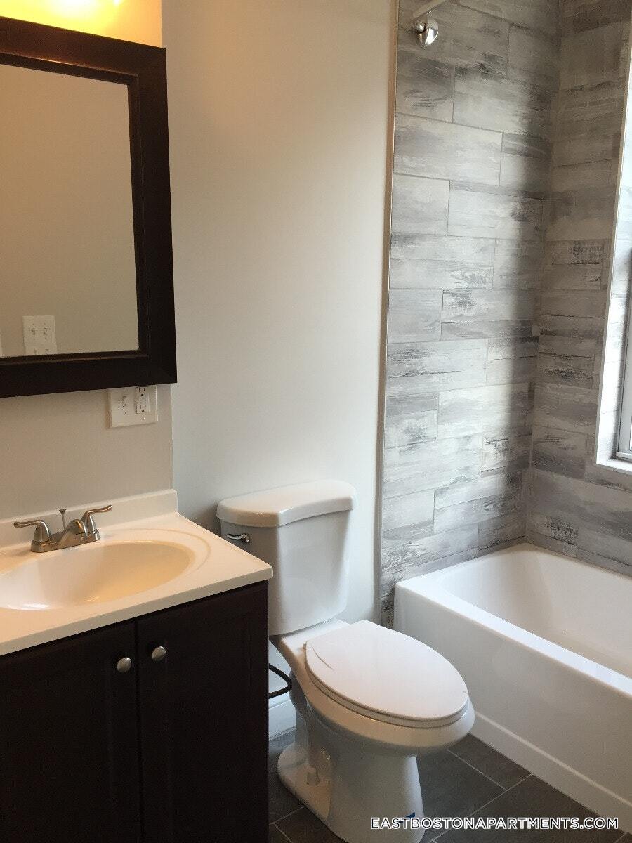 Building Photo - 241 Maverick St