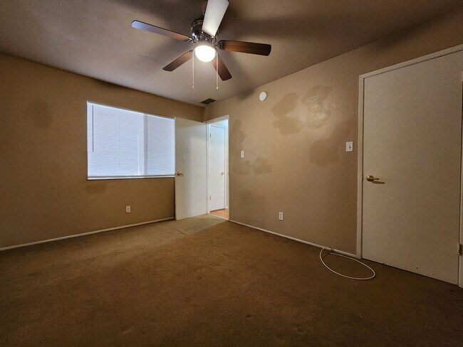 Building Photo - 2 Bedroom Condo in Rohnert Park