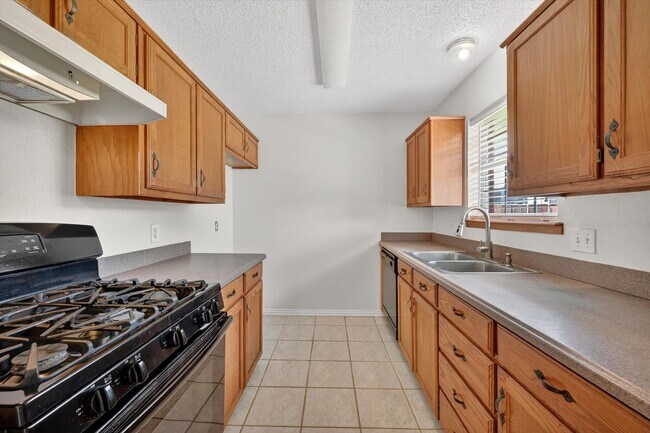 Building Photo - Spacious Denton Home with Dual Primary Suites & Oversized Lot!