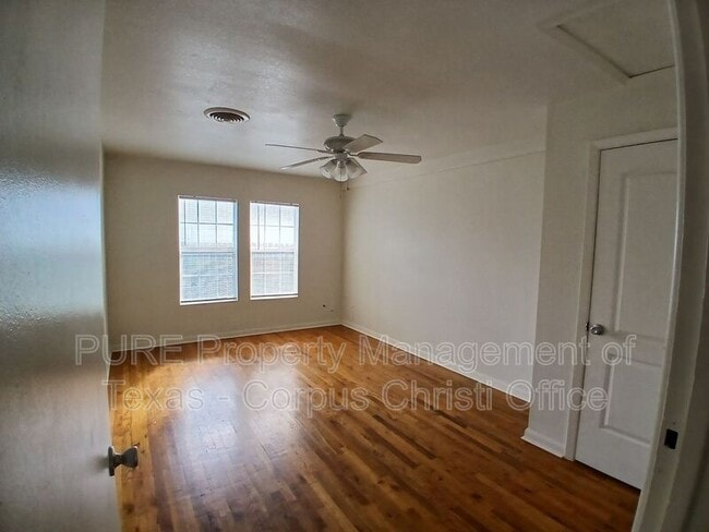 Building Photo - 5002 Bevly Dr