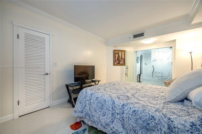 Building Photo - 3001 S Ocean Dr