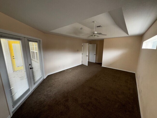 Building Photo - 10330 SW 54th Ct