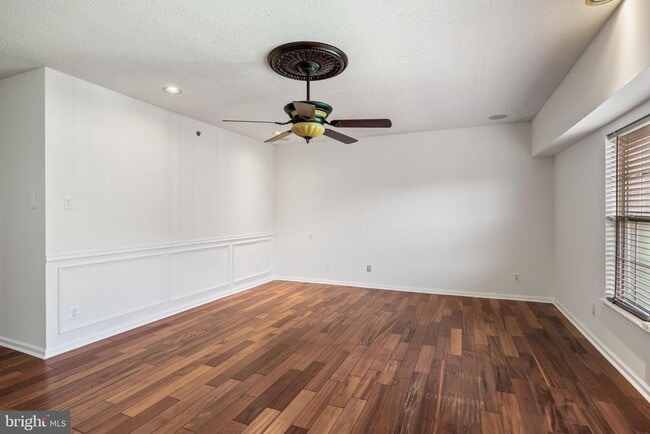 Building Photo - 6072 Main St