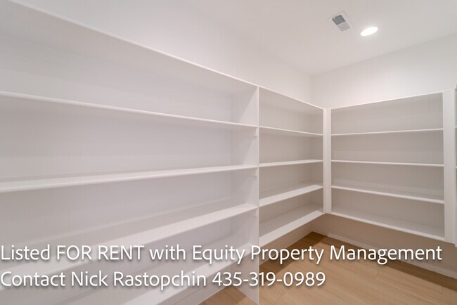 Building Photo - 3041 E 2220 S