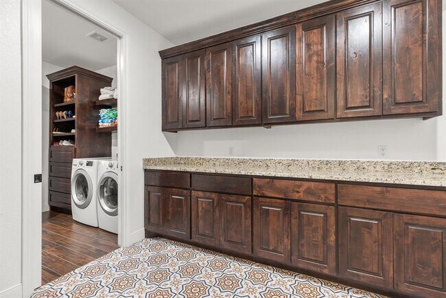 Building Photo - 479 Brown Rd