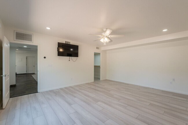 Building Photo - 3615 E Calle Alarcon