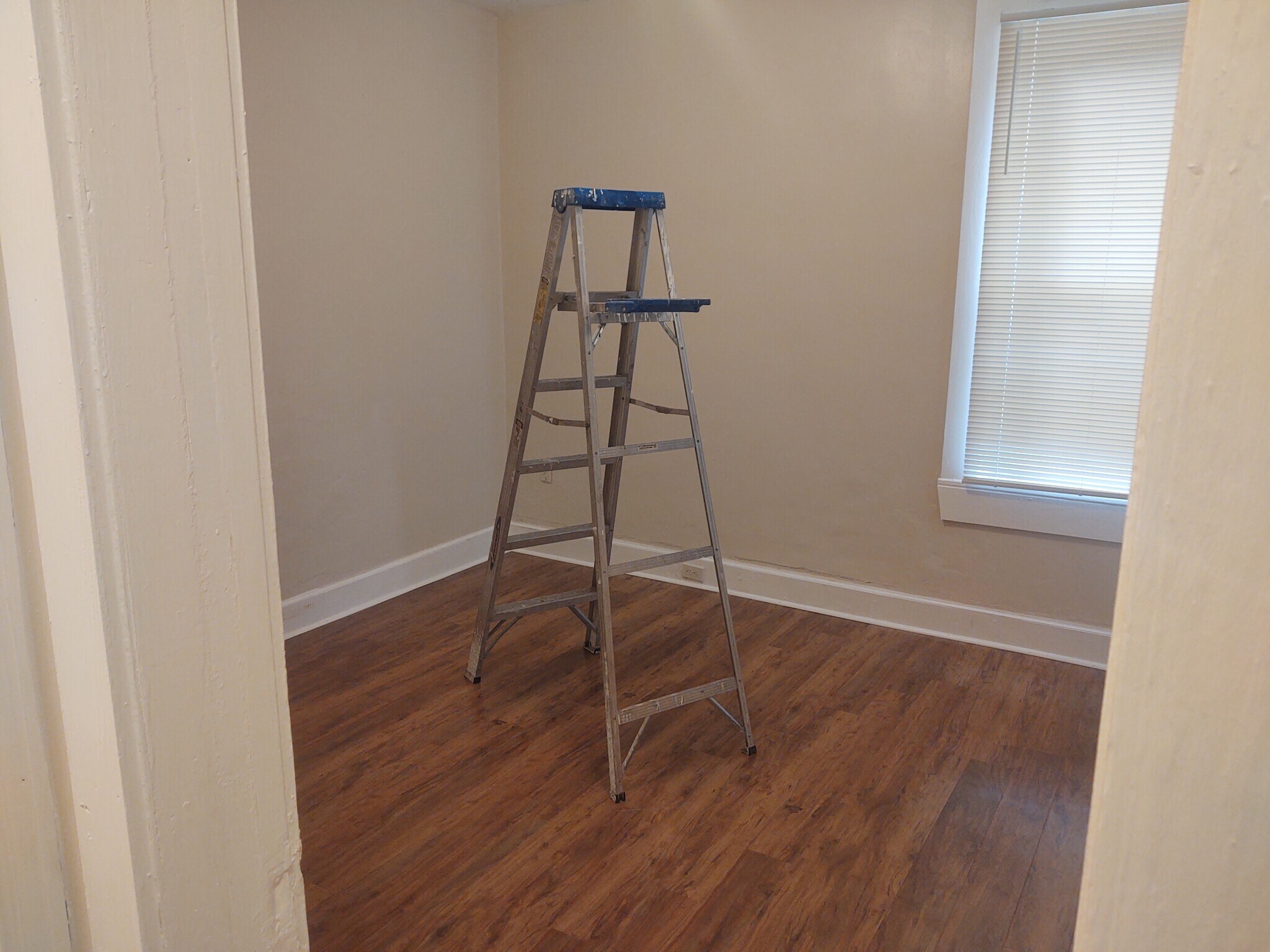 Master bedroom - 116 Houseworth St
