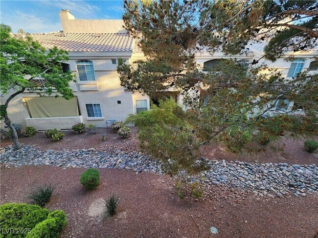 Building Photo - 7400 W Flamingo Rd