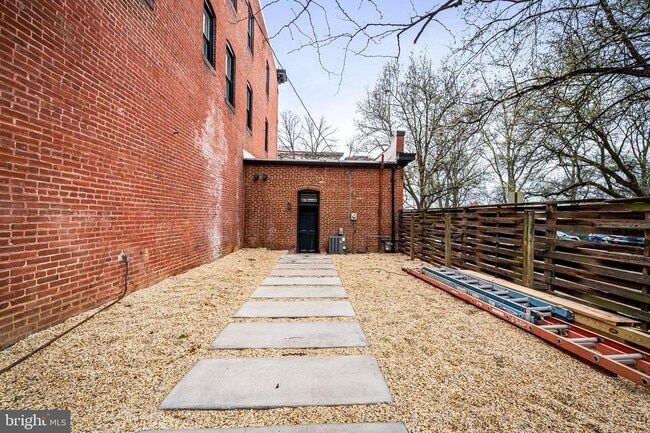 Building Photo - 1200 Bolton St