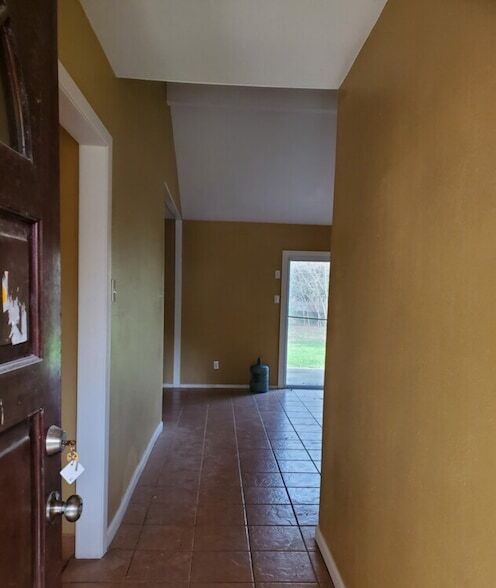 Building Photo - 5818 Melanite Ave