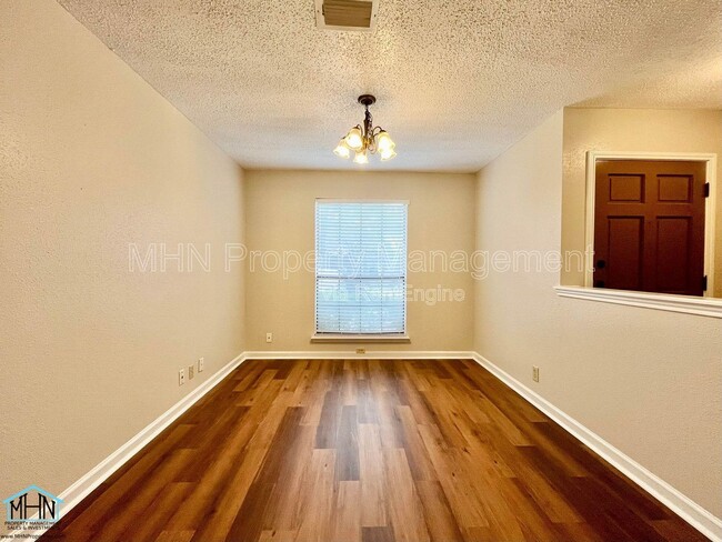 Building Photo - 1627 Firwick Dr