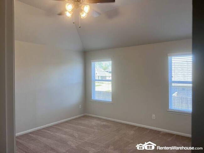 Building Photo - Welcome Home!