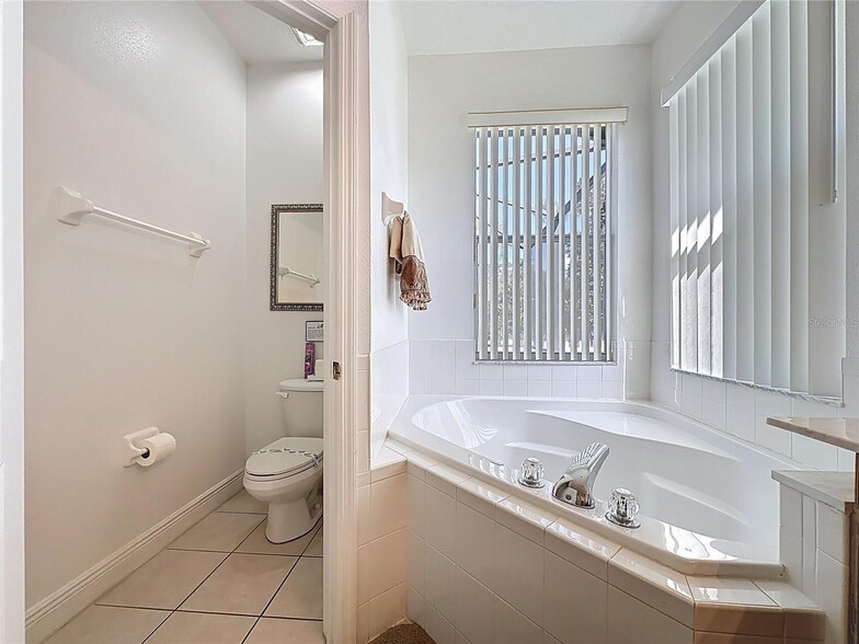 Building Photo - 107 Amaca Ln