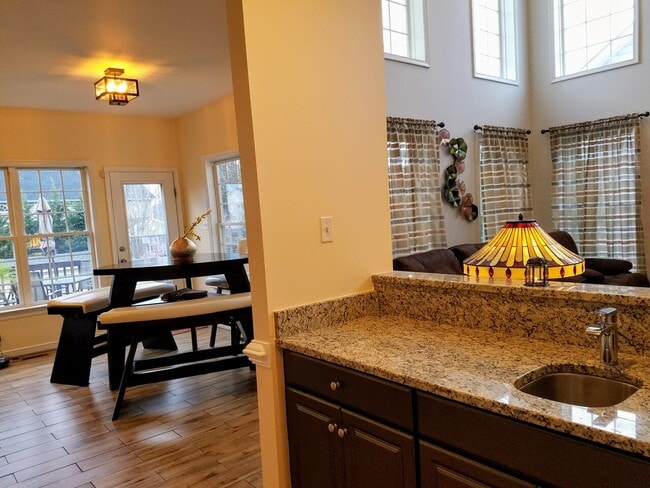 Building Photo - 4917 Sadler Glen Ct, Glen Allen, VA 23060