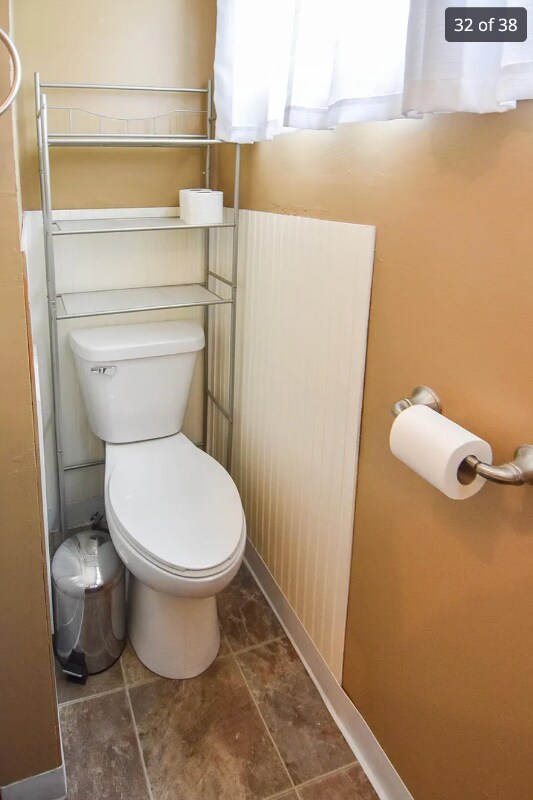 Building Photo - 716 Knight Ave N