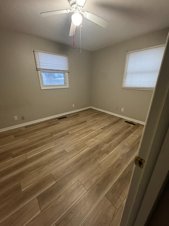 Building Photo - 5111 Cleveland Ave