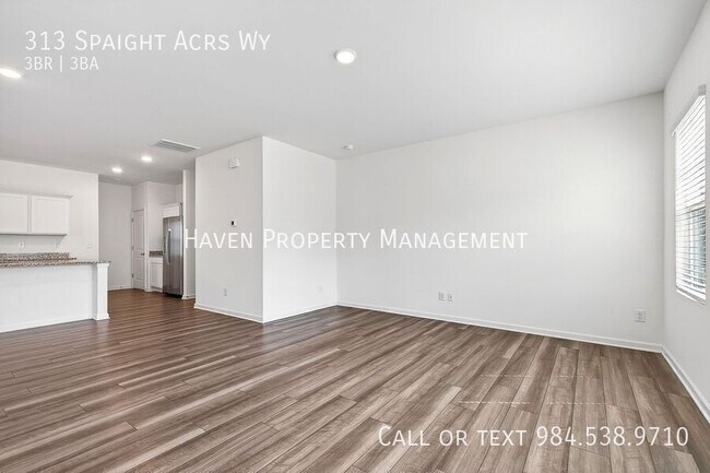 Building Photo - 313 Spaight Acrs Wy