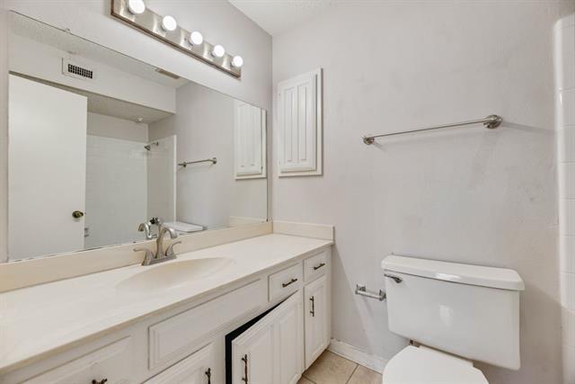 Building Photo - 333 Melrose Dr