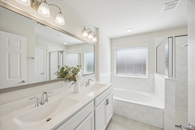 Building Photo - 4017 Delta Rose St