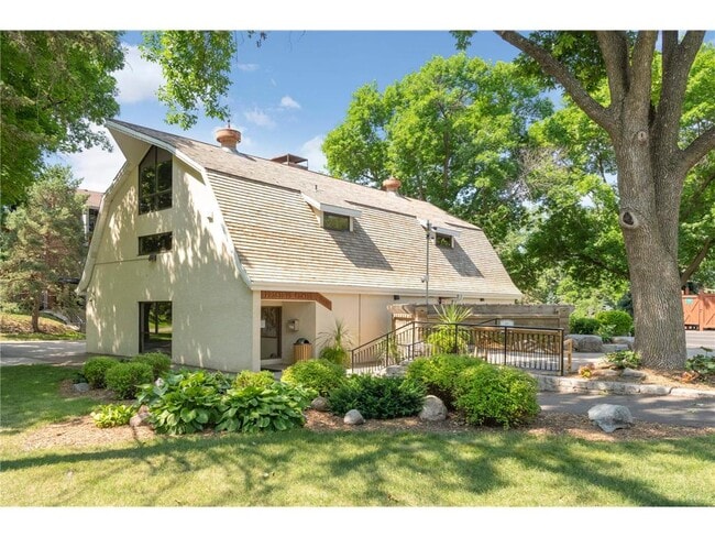 Building Photo - 8666 Windward Cir