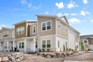 Building Photo - 82 W 925 N