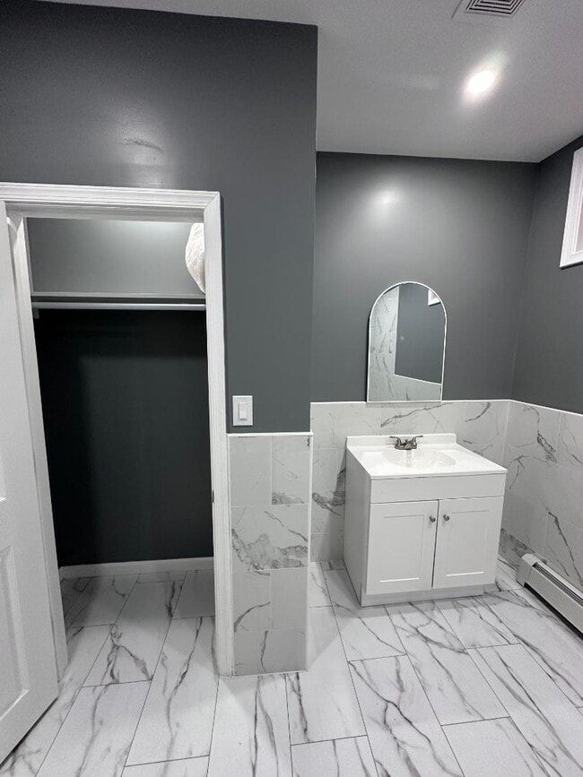 Building Photo - 153 Vine St