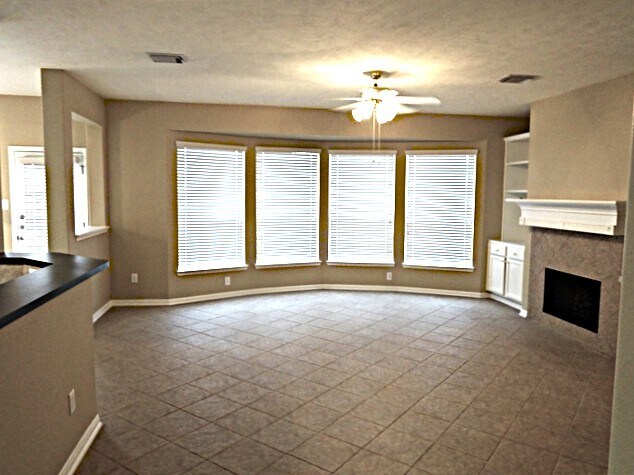 Building Photo - 3523 Pine Valley Dr