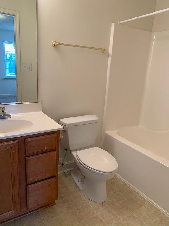 Building Photo - 163 Clusters Cir