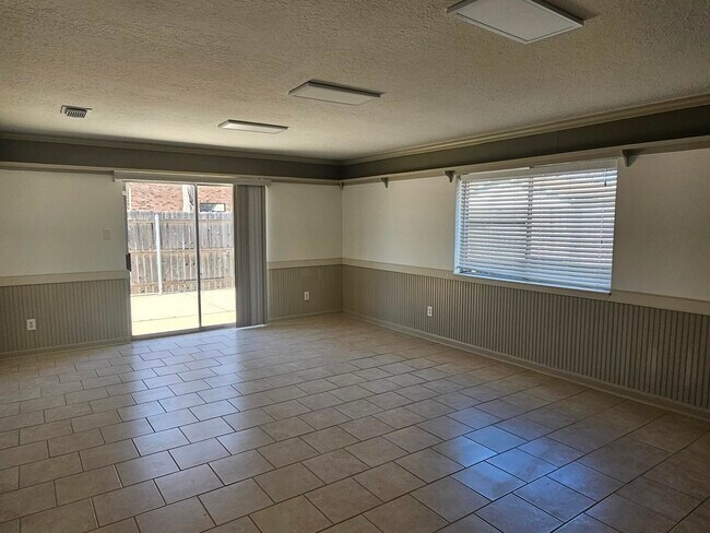 Building Photo - 1907 Avenue C