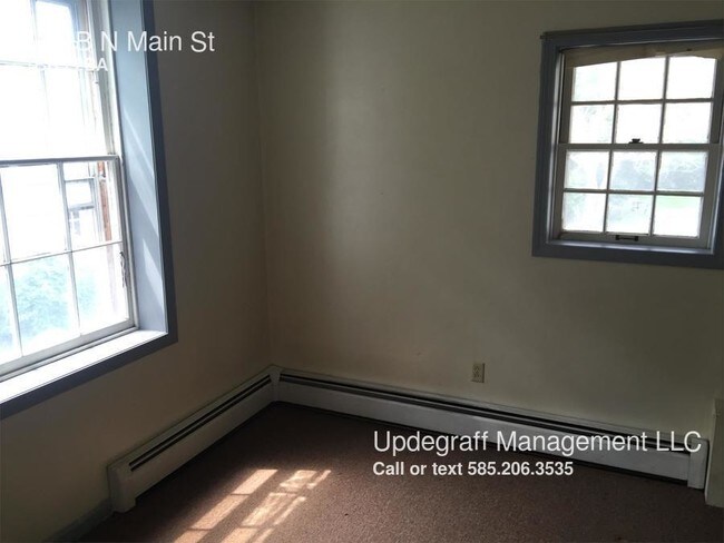 Building Photo - 108 N Main St