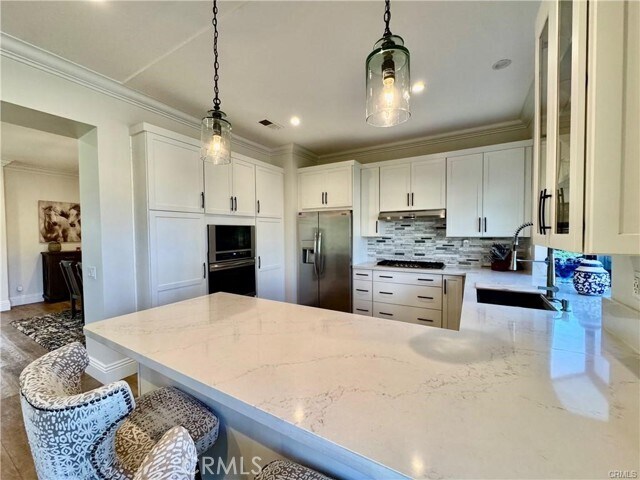 Building Photo - 33 Oak Knolls