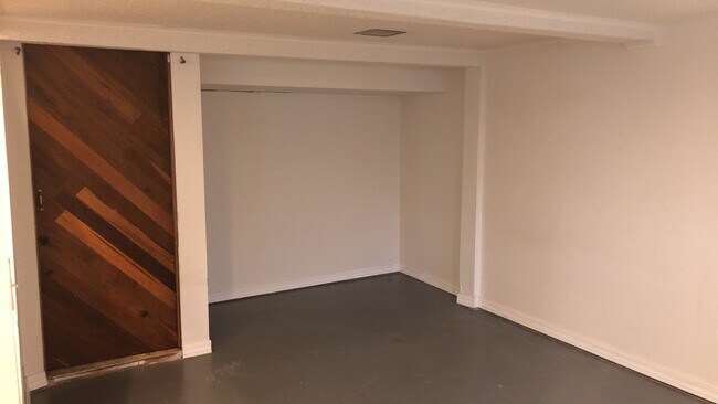 Building Photo - 1255 NW Davis Way