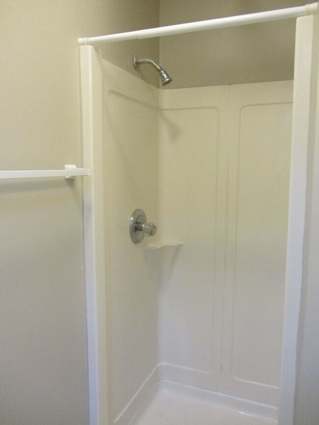 Building Photo - 32 Alfred St