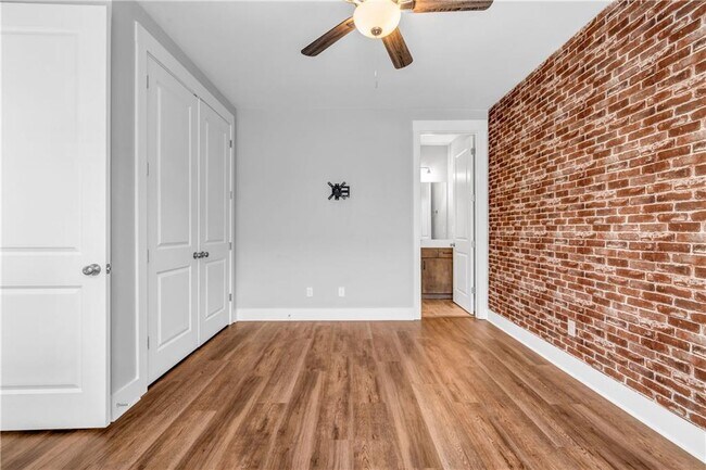 Building Photo - 267 Castleberry Station Dr SW