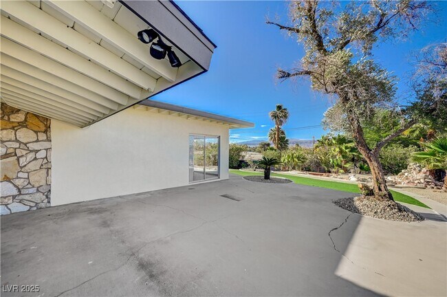 Building Photo - 3504 Pioneer Cir