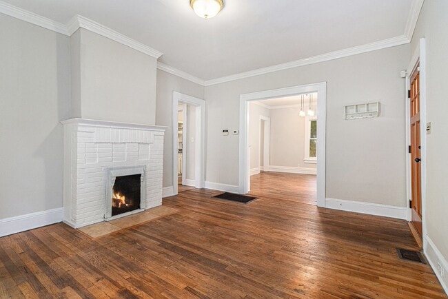 Building Photo - 2 bdrm, 2 bath home in Grant Park