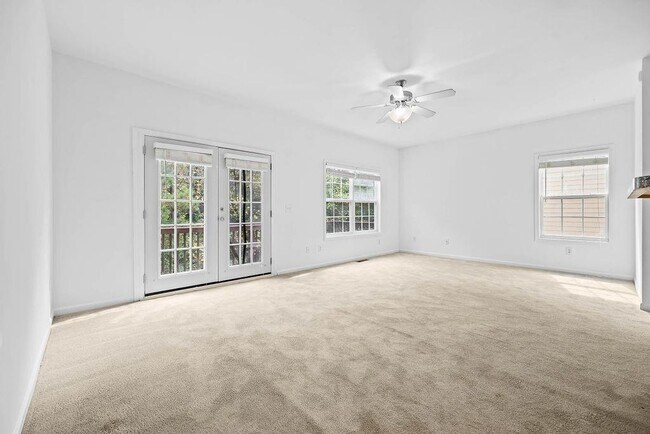 Building Photo - 2677 Cedar Dr