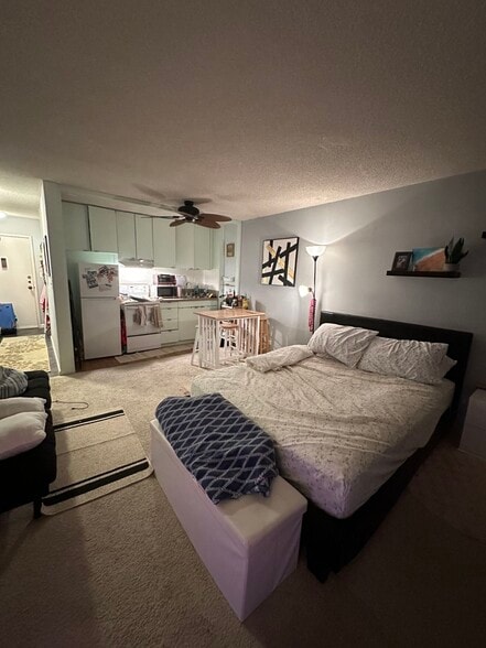 Building Photo - 2345 Ala Wai Blvd