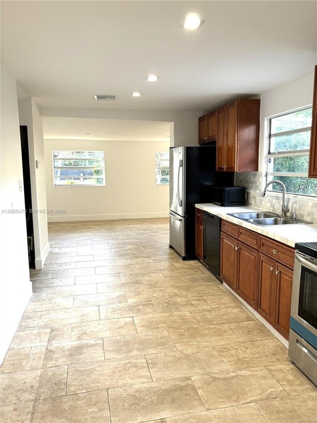 Building Photo - 1416 SW 33rd Ct