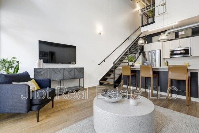 Building Photo - 260 18th St NW