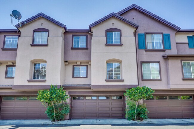 Building Photo - 3013 Goodacre Ct