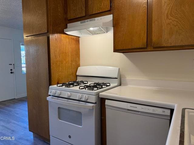 Building Photo - 832 E Garfield Ave