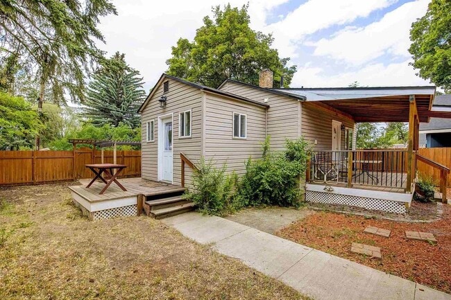 Building Photo - Stunning 3 Bed, 1 Bath Home on South Hill!