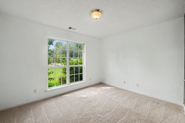 Building Photo - 152 Dovetail Crossing