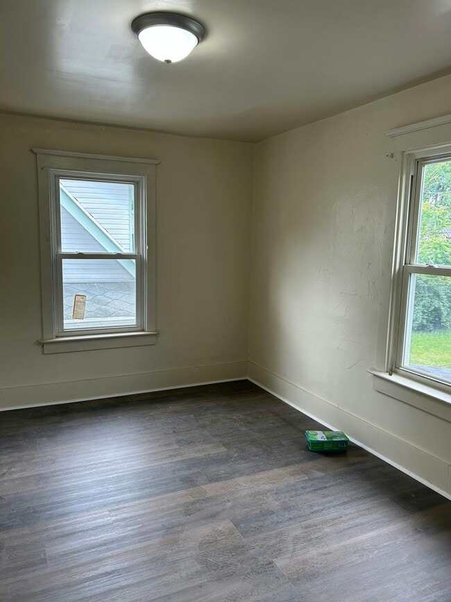 Building Photo - 844 St Agnes Ave
