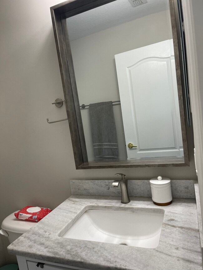 Building Photo - 9419 Ivy Brook Run